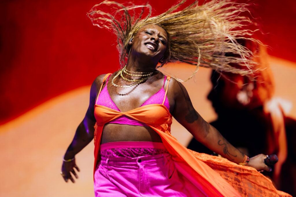 LINIKER ENCERRA O FESTIVAL ESTILO BRASIL COM O PREMIADO SHOW CAJU