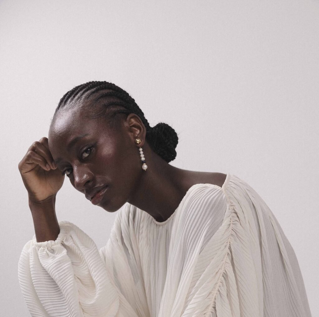 CONHEÇA NAICY: IMIGRANTE DA GUINÉ-BISSAU DESPONTA COMO MODELO NO BRASIL